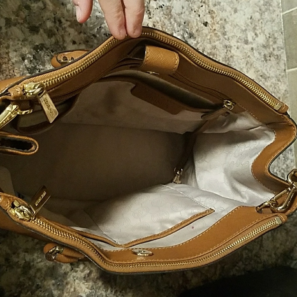 Michael Kors bag - Picture 5 of 8
